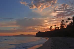 Ultimate Guide to Butterfly Beach, Santa Barbara: Sunset, Tides & Secret Tips